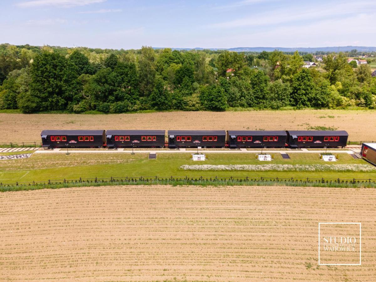 Stacja Galicja - Nocleg W Pociagu Blisko Energylandia Aparthotel Zator Exteriör bild