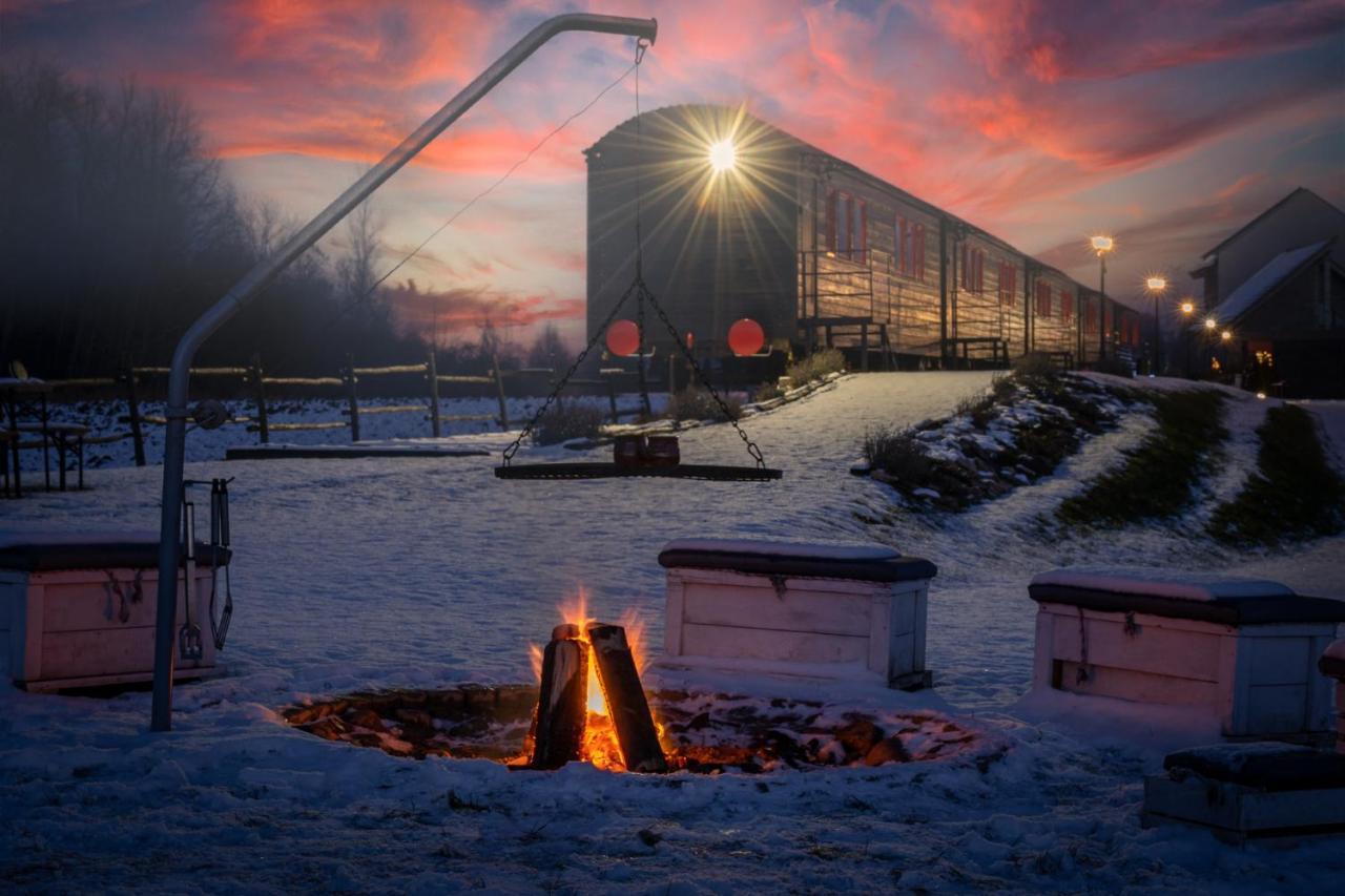 Stacja Galicja - Nocleg W Pociagu Blisko Energylandia Zator Exteriör bild